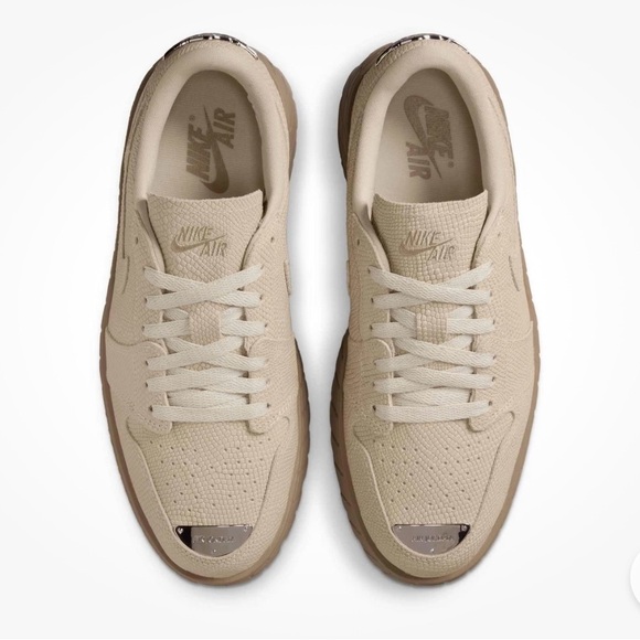 NIKE NEW INSIDE THE BOX Air Jordan 1 Brooklyn Low Rattan Desert CamoNike Women's - Picture 2 of 6
